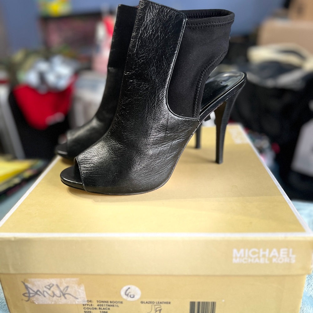 MICHAEL KORS